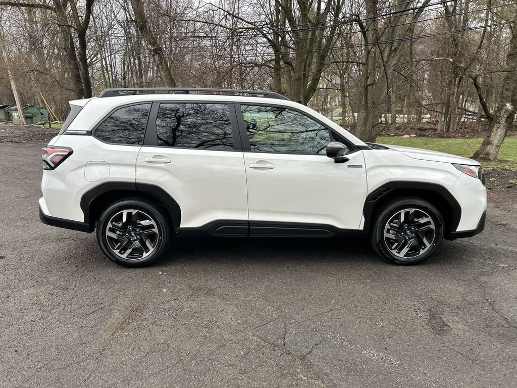 Used 2025 Subaru Forester Premium AWD/4WD image 9