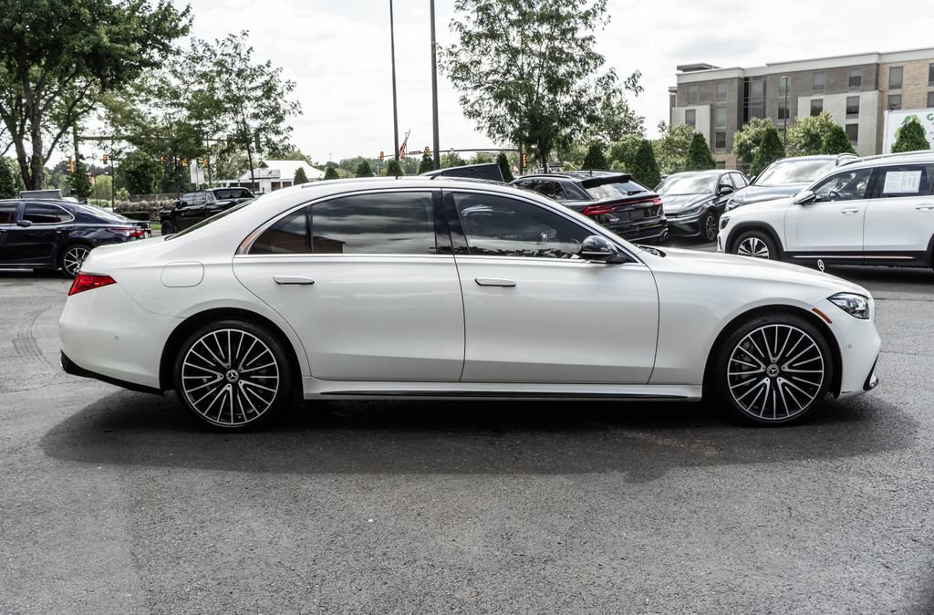Used 2021 Mercedes-Benz S 580 4MATIC Sedan w/ AMG Line image 3