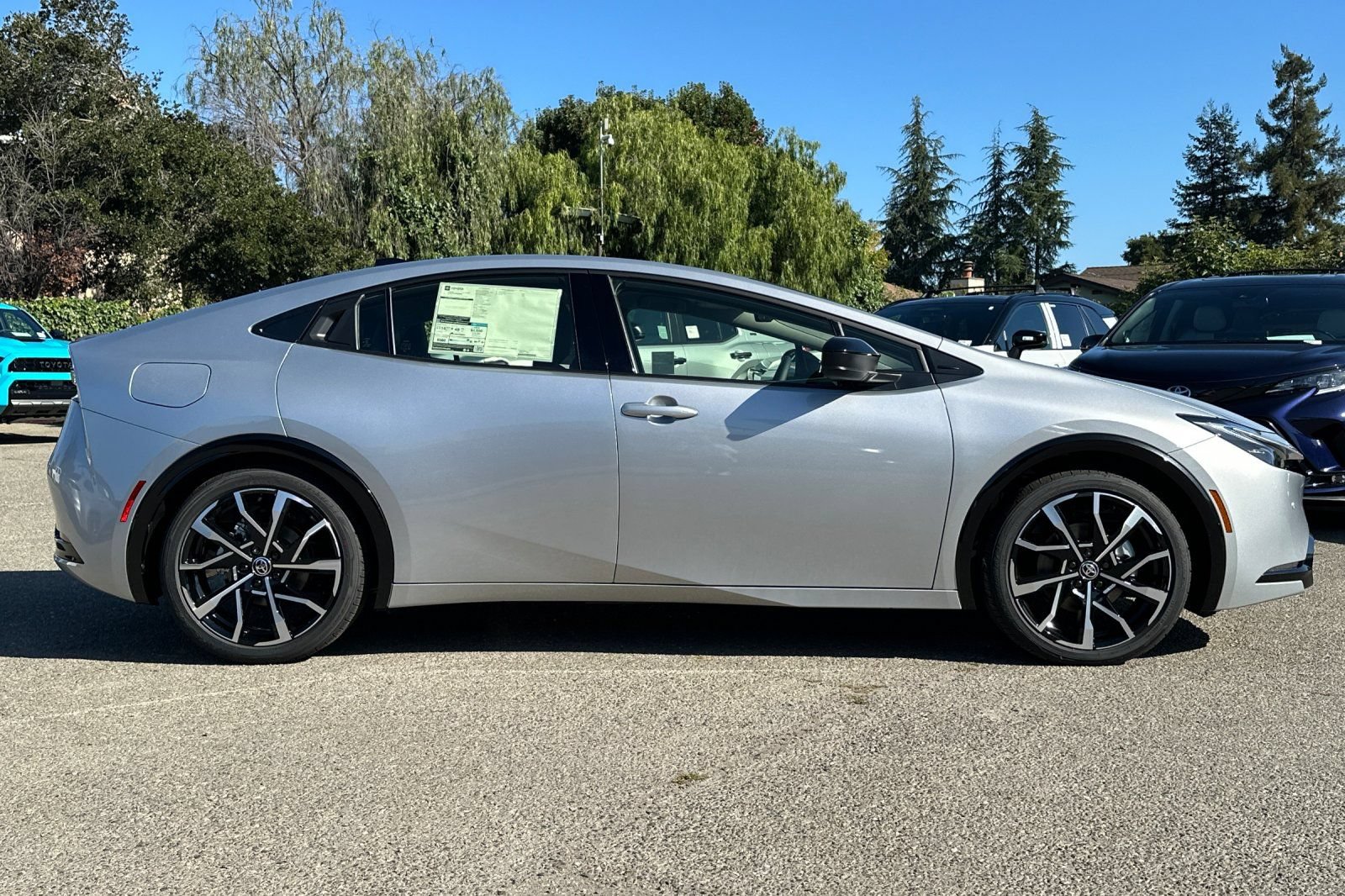 New 2026 Toyota Prius Plug-In Hybrid FWD image 9