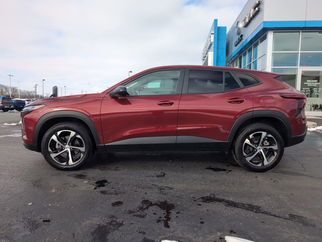 Used 2024 Chevrolet Trax RS w/ Driver Confidence Package image 4