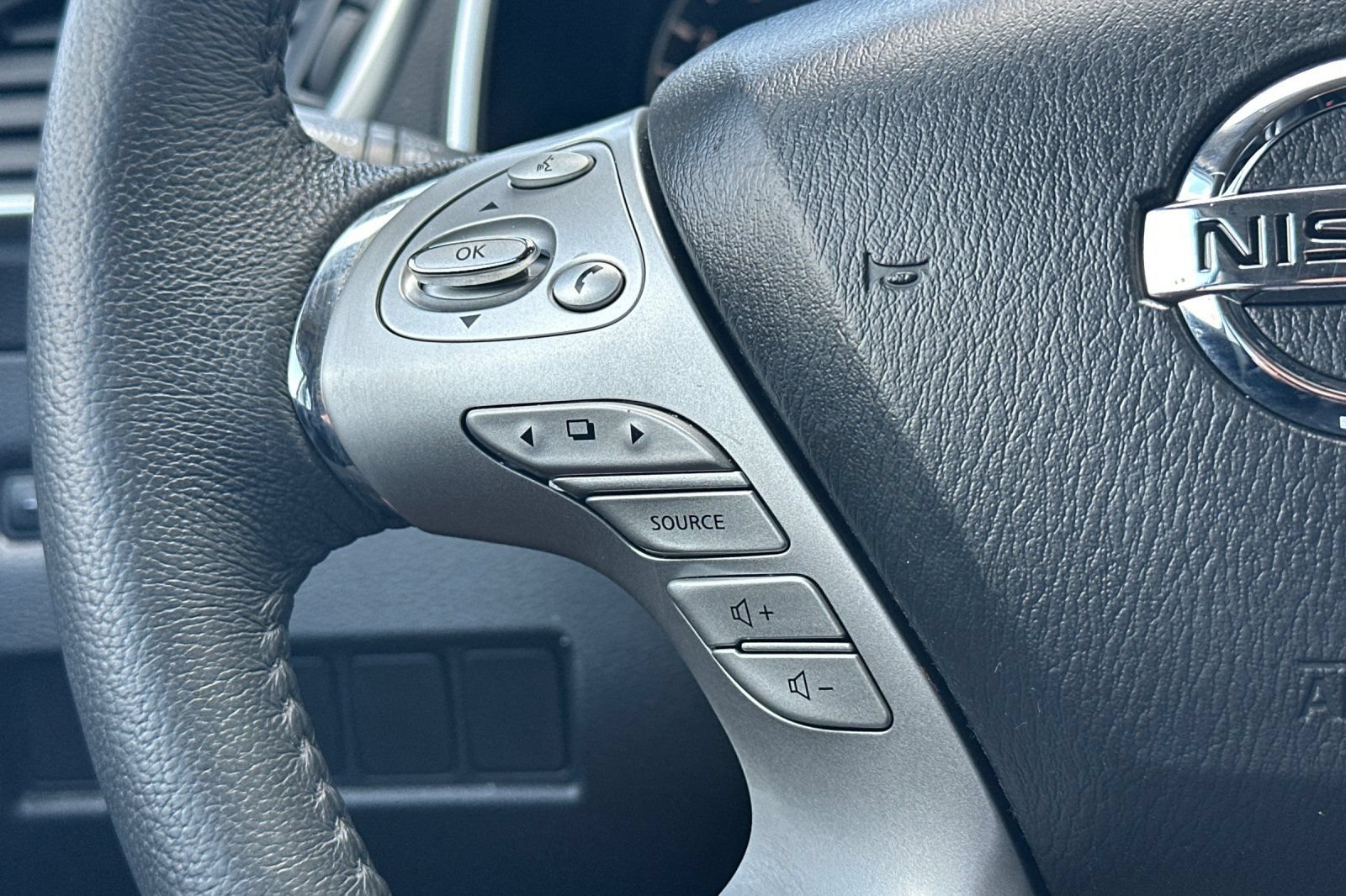 Used 2016 Nissan Murano SV FWD image 28