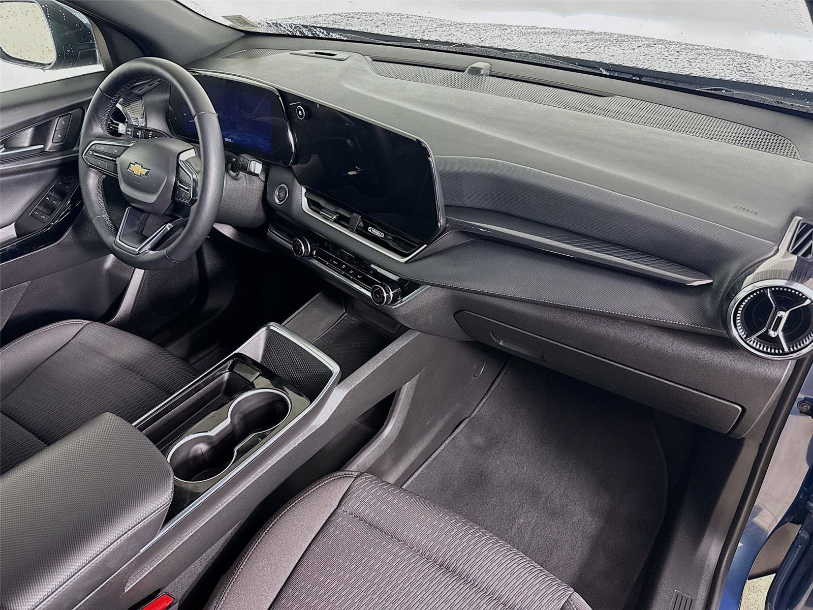 Used 2025 Chevrolet Equinox LT w/ Safety and Technology Package image 30