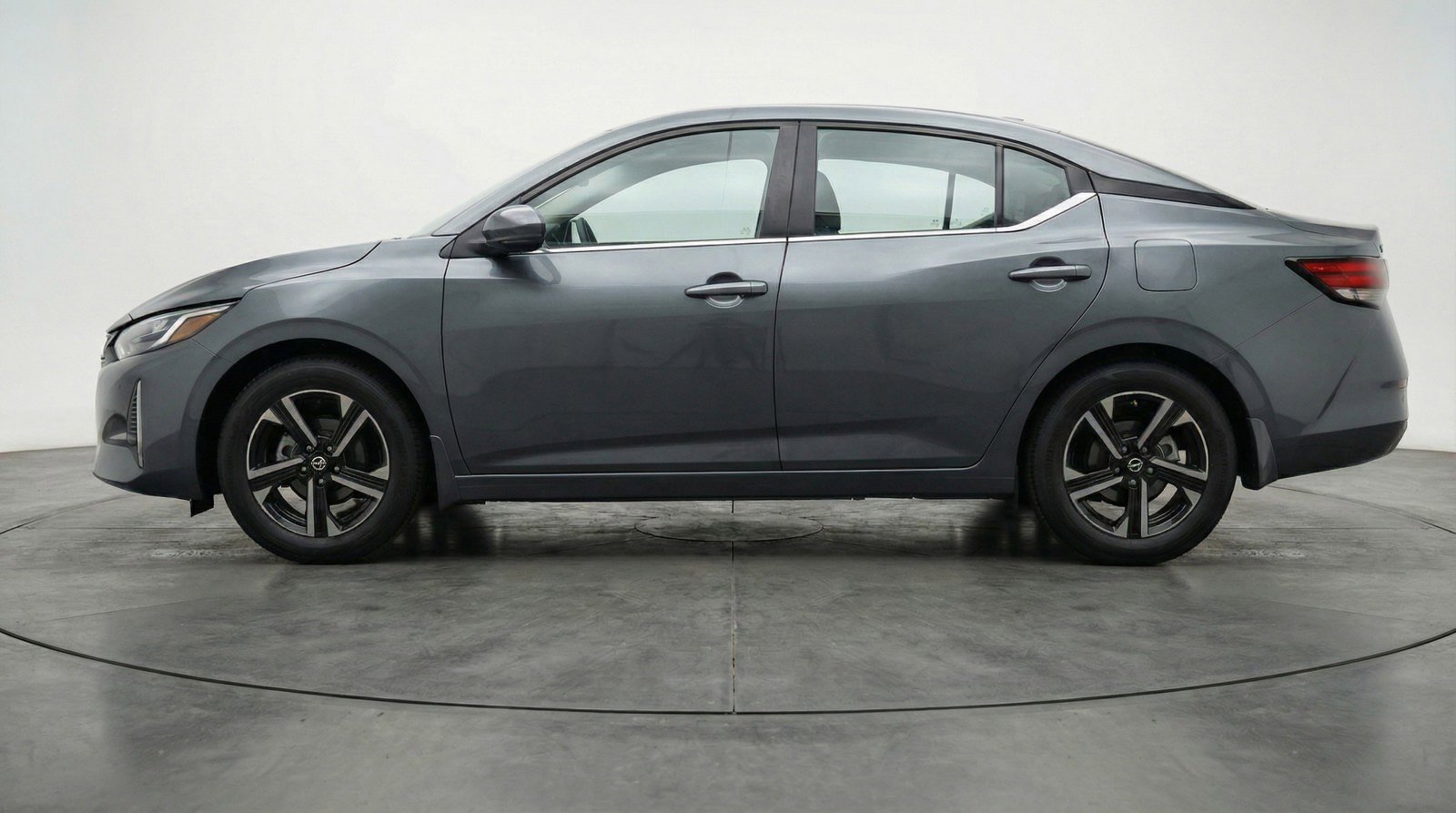 Used 2025 Nissan Sentra SV FWD image 4