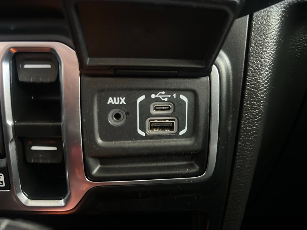 Used 2023 Jeep Wrangler Unlimited Sahara AWD/4WD image 77