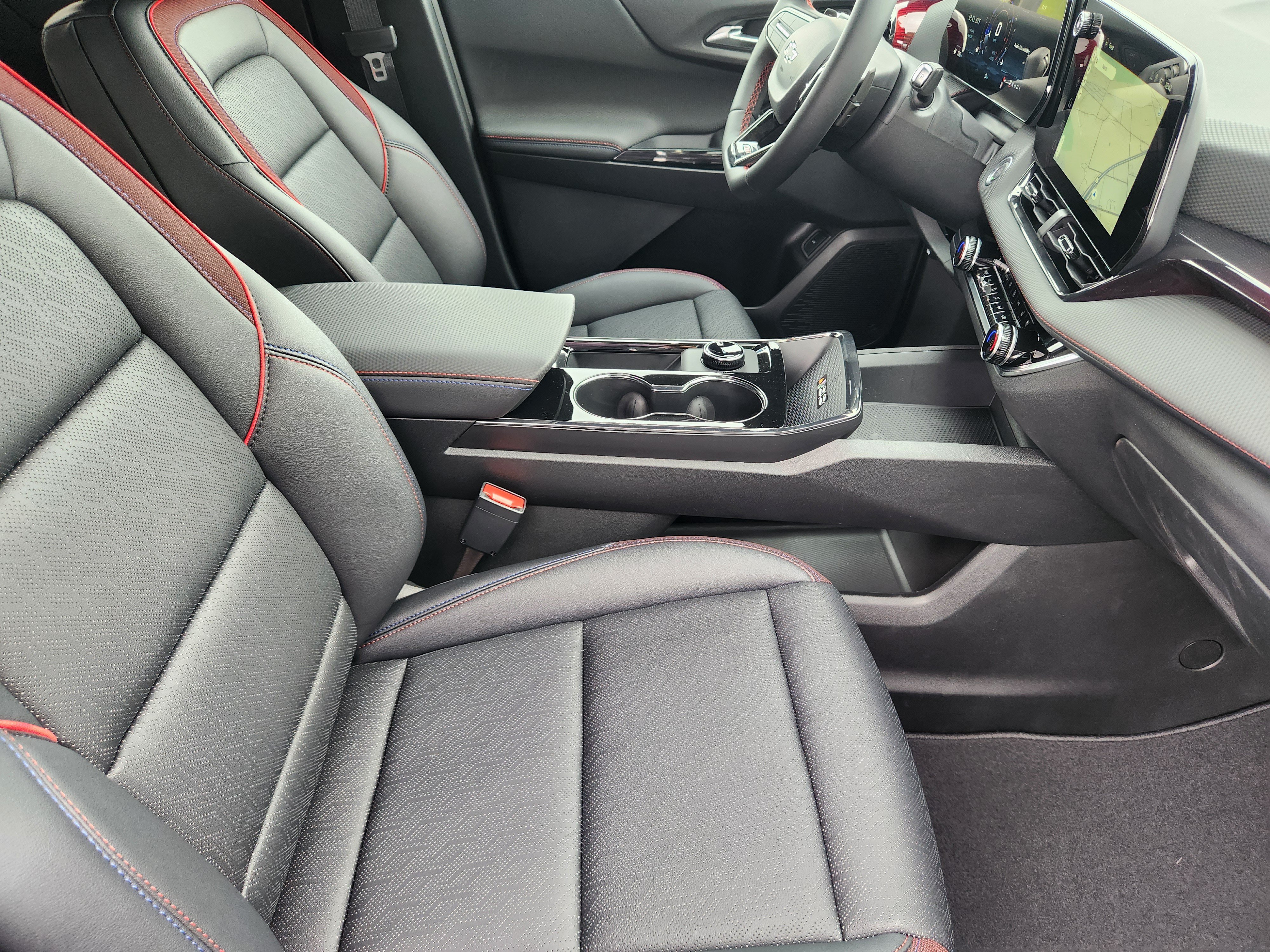 New 2026 Chevrolet Equinox RS w/ Convenience Package III FWD image 10