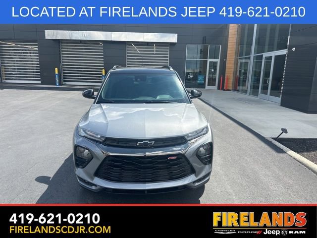 Used 2023 Chevrolet TrailBlazer RS w/ Convenience Package image 2