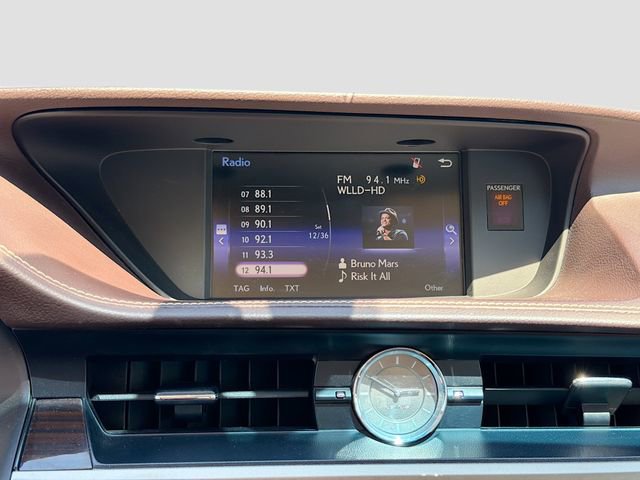 Used 2016 Lexus ES 350 w/ Premium Package w/Wood Trim image 29