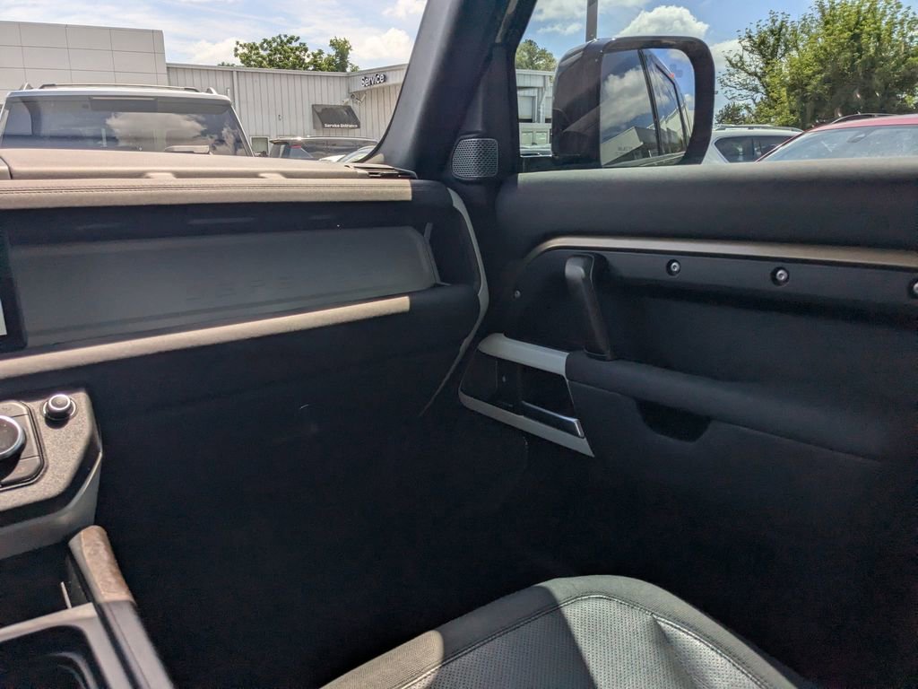 Used 2021 Land Rover Defender 110 S image 16