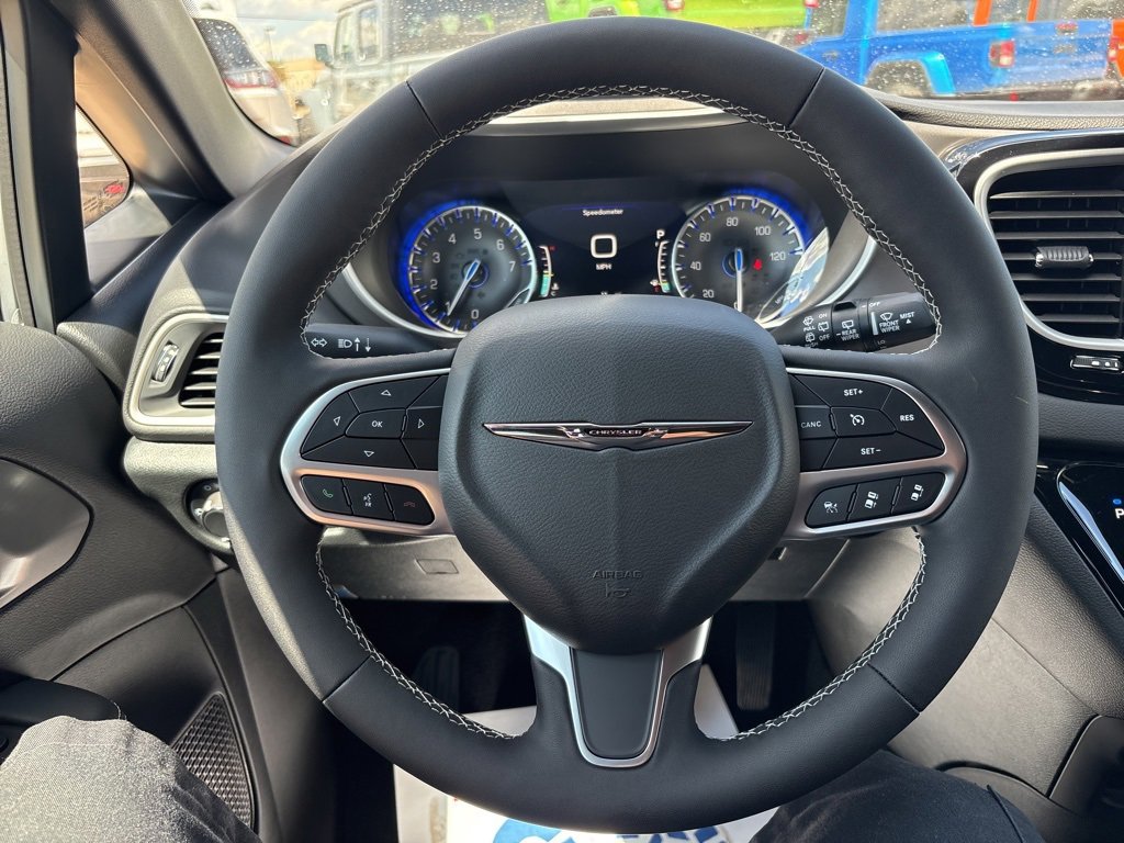 New 2026 Chrysler Voyager LX image 34