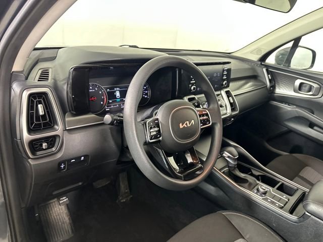Used 2022 Kia Sorento LX image 13