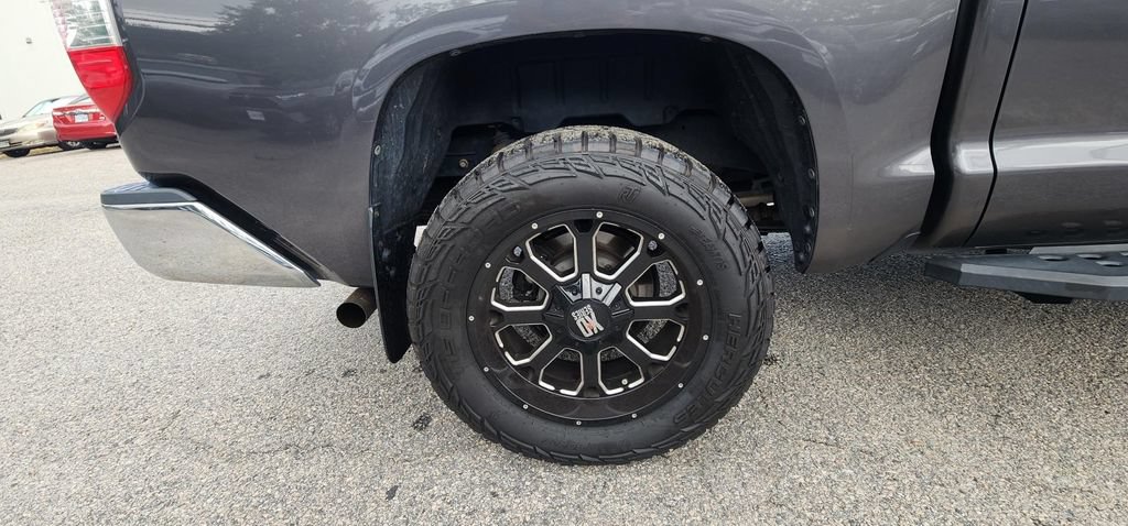 Certified 2018 Toyota Tundra SR5 w/ SR5 Upgrade Package AWD/4WD image 9