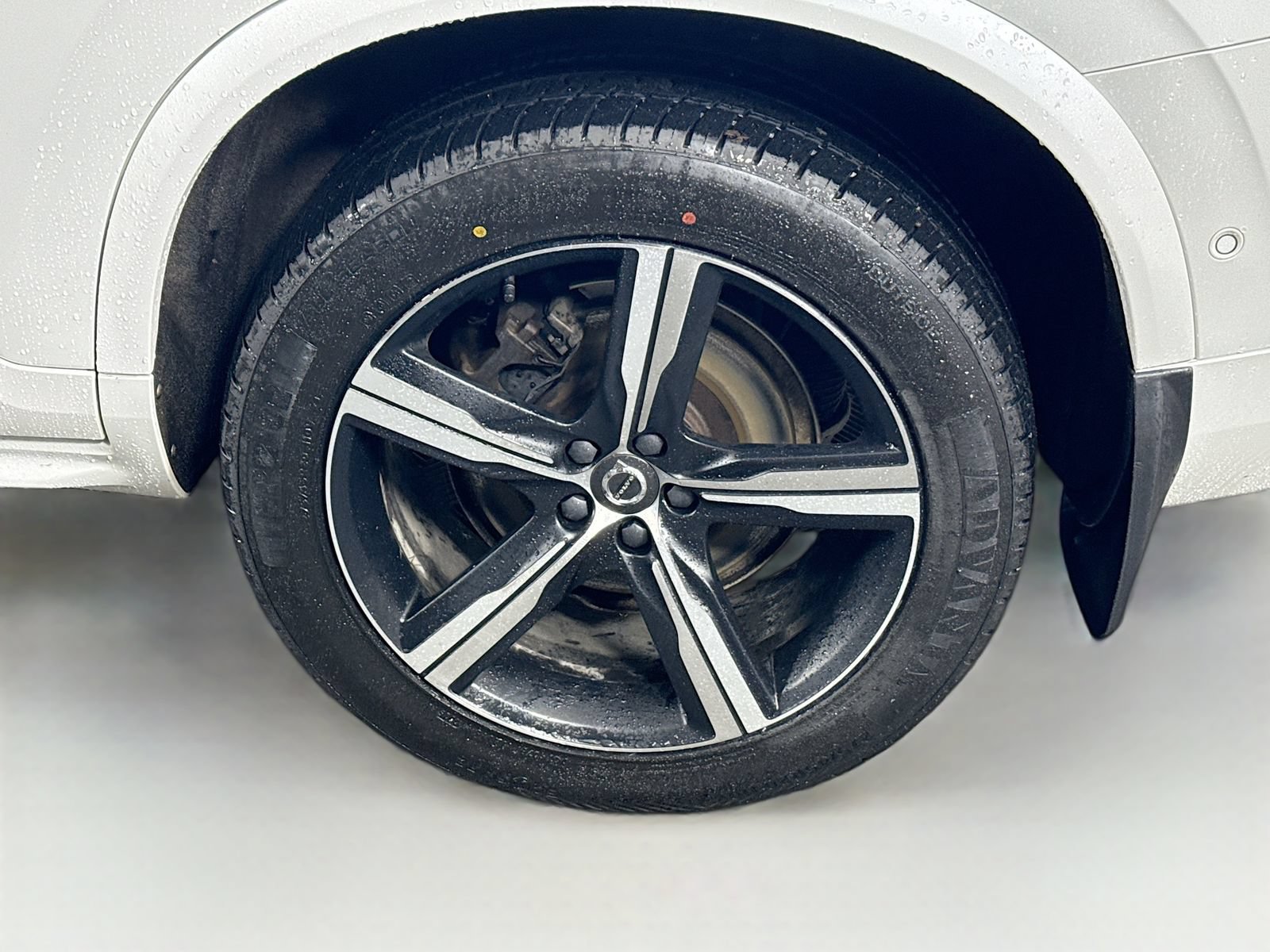 Used 2019 Volvo XC90 T6 R-Design w/ Advanced Package AWD/4WD image 9