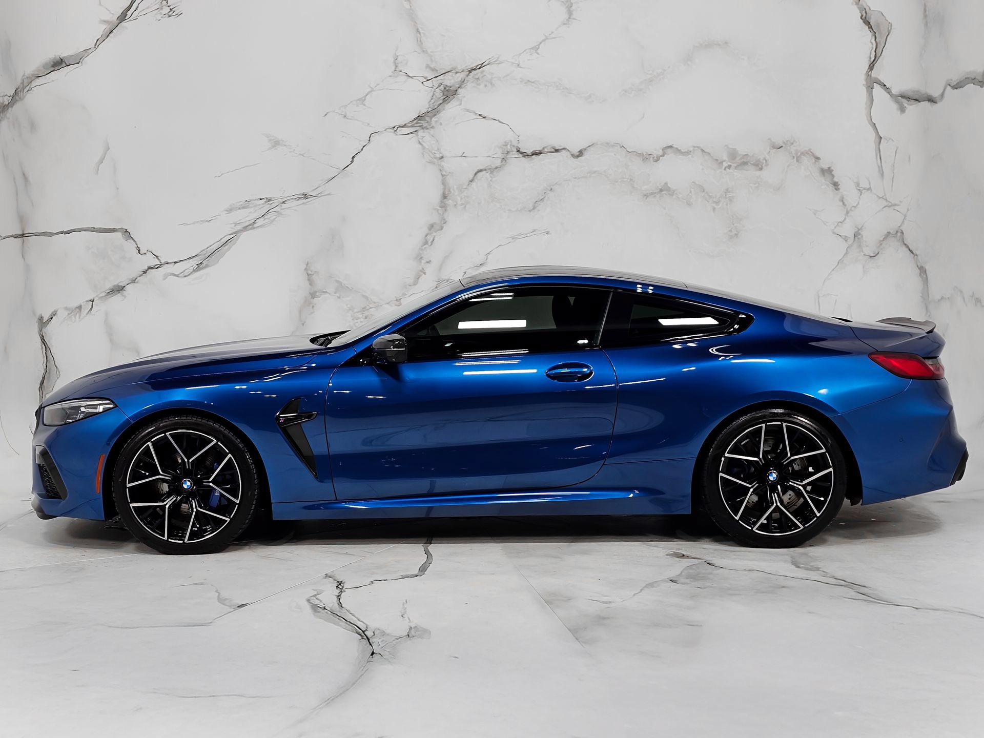 Used 2020 BMW M8 Competition w/ M Carbon Exterior Package AWD/4WD image 9