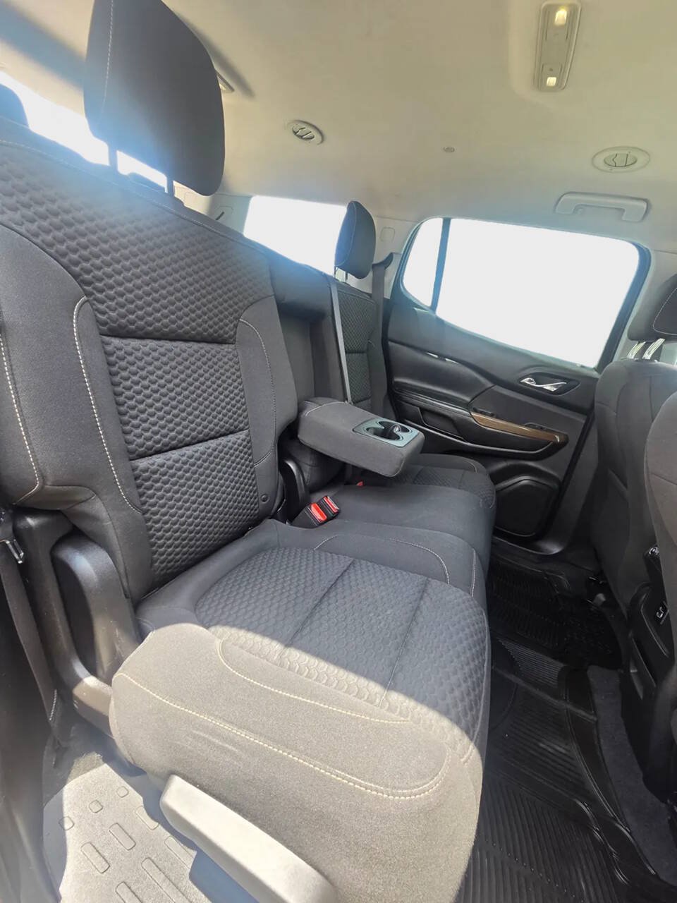 Used 2018 GMC Acadia SLE FWD image 14