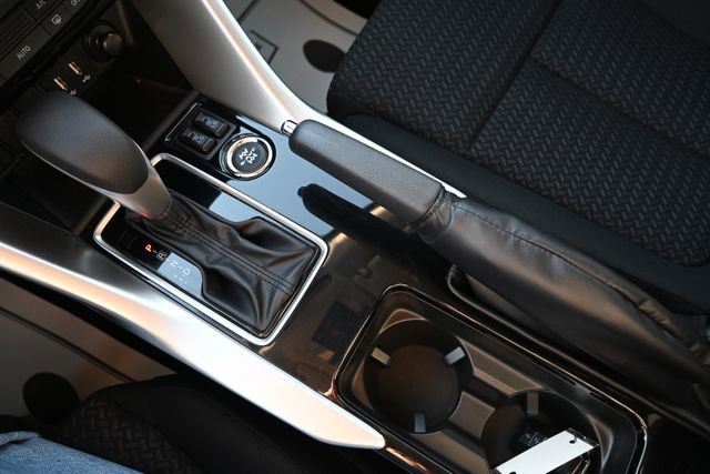 Used 2024 Mitsubishi Eclipse Cross AWD image 28