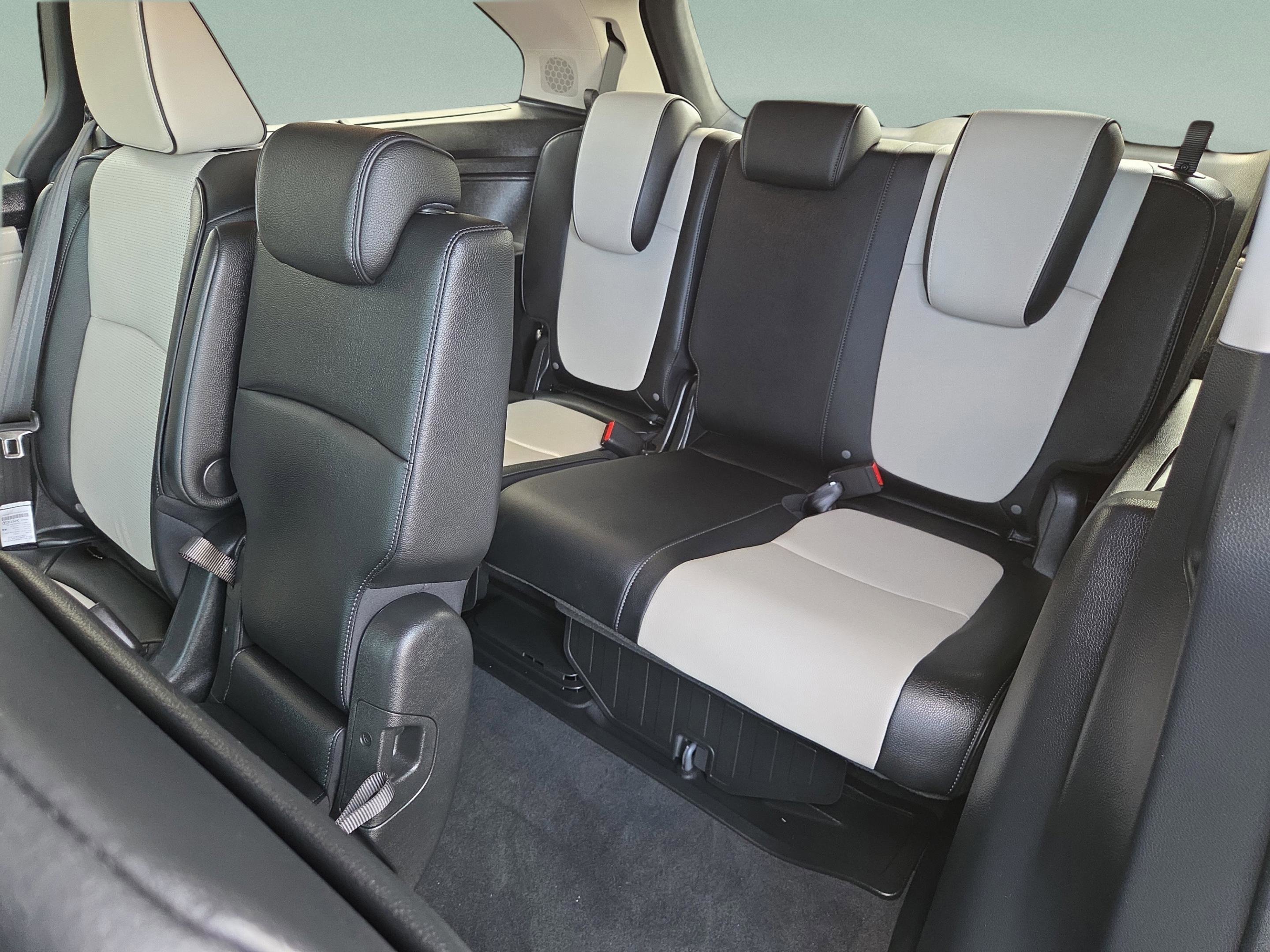 Used 2025 Honda Odyssey Elite image 32