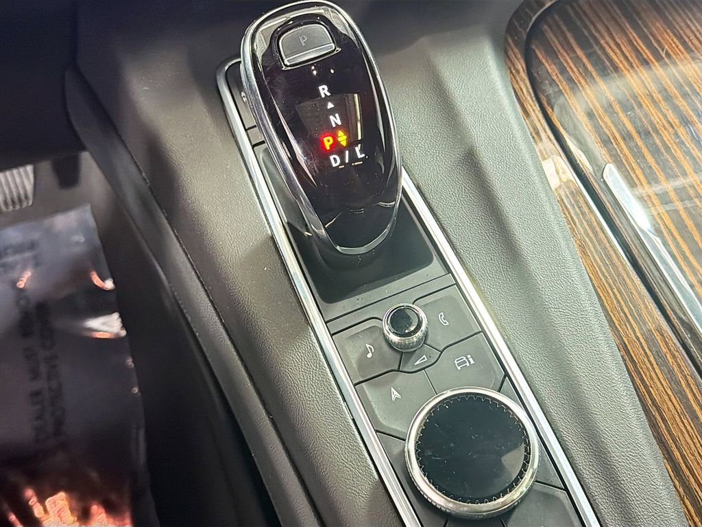 Used 2021 Cadillac Escalade Premium Luxury w/ Driver Assist Tech Package AWD/4WD image 16