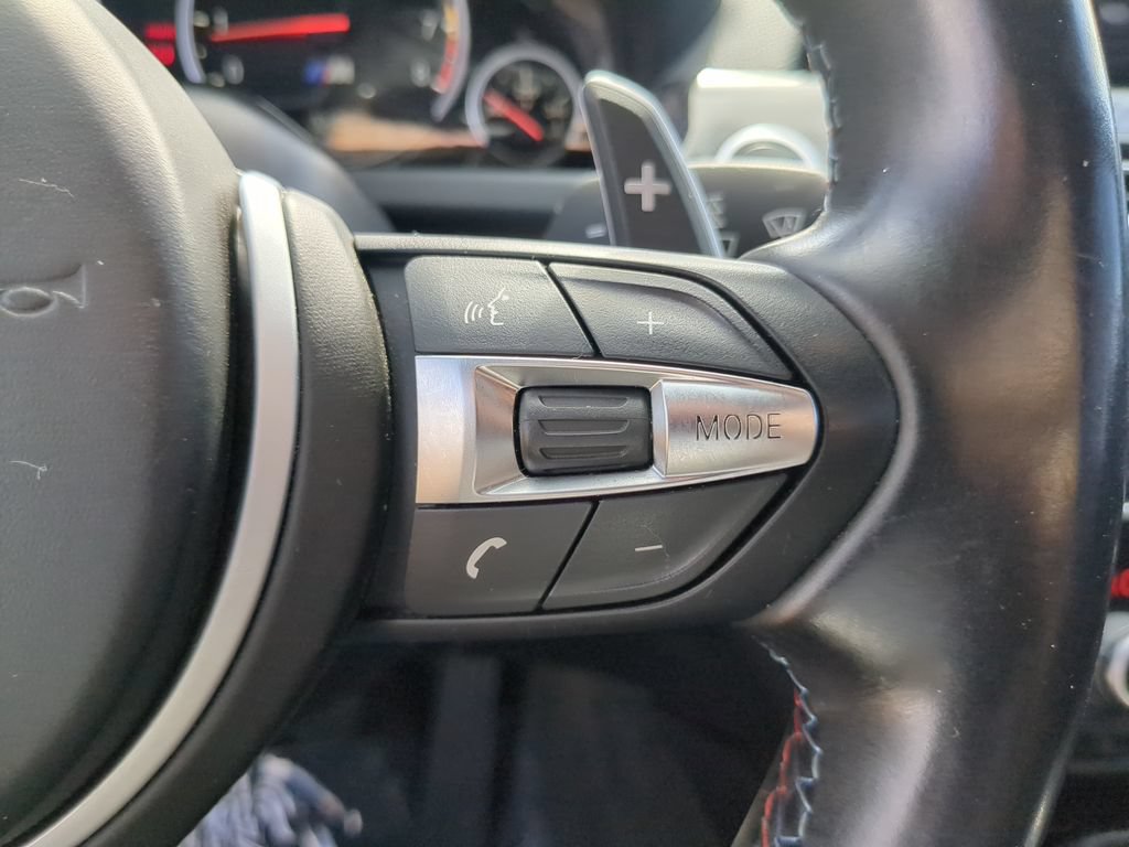 Used 2018 BMW M6 Convertible RWD image 29