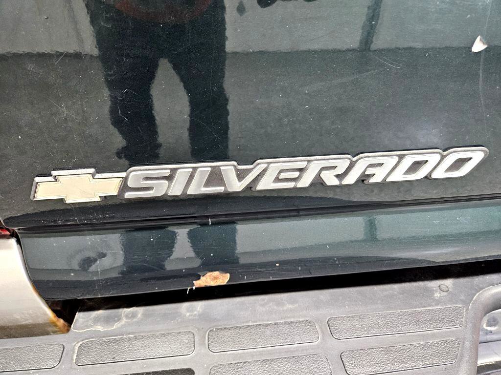 Used 2005 Chevrolet Silverado 1500 4x4 Extended Cab w/ Light Duty Power Package image 27