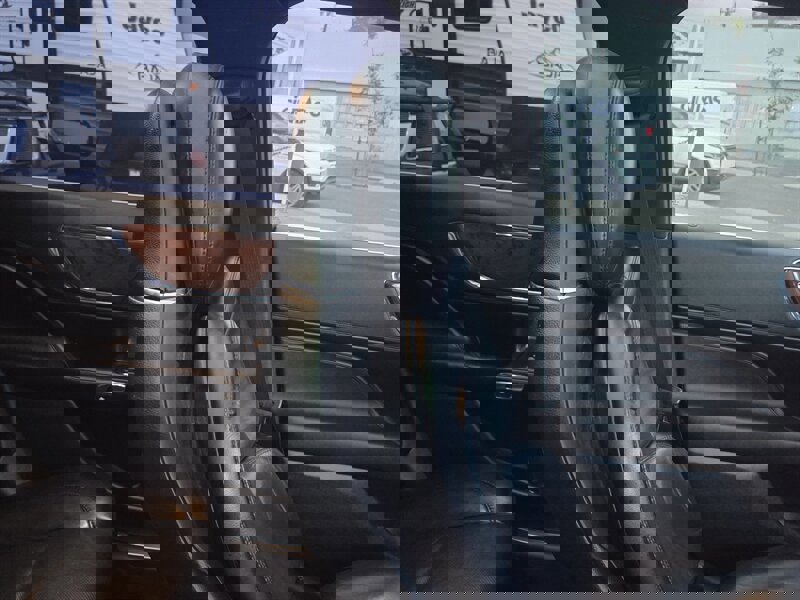 Used 2019 Lincoln Continental Select image 29