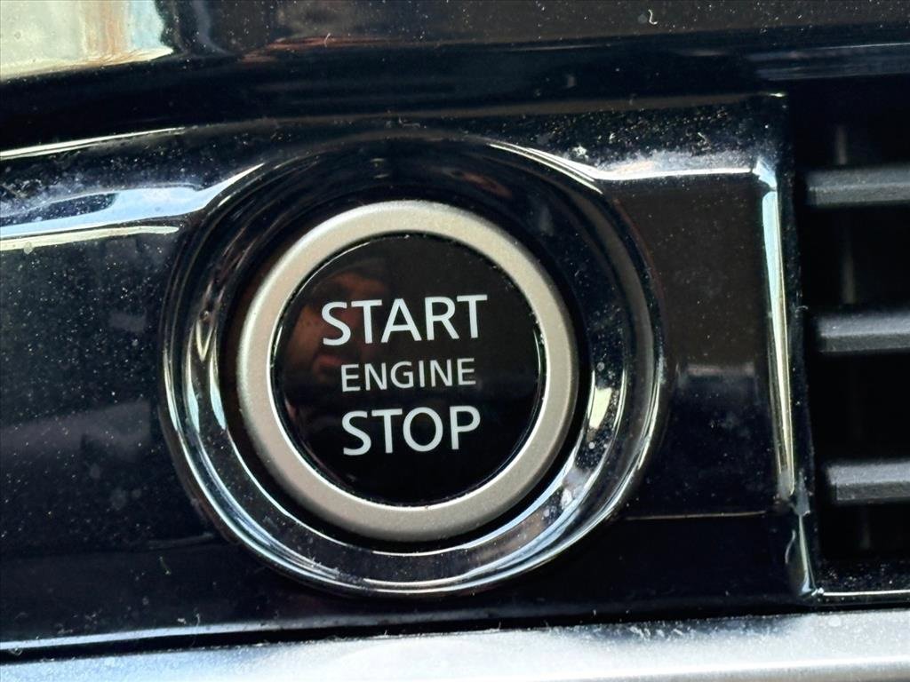 Used 2024 Nissan Pathfinder SL image 14