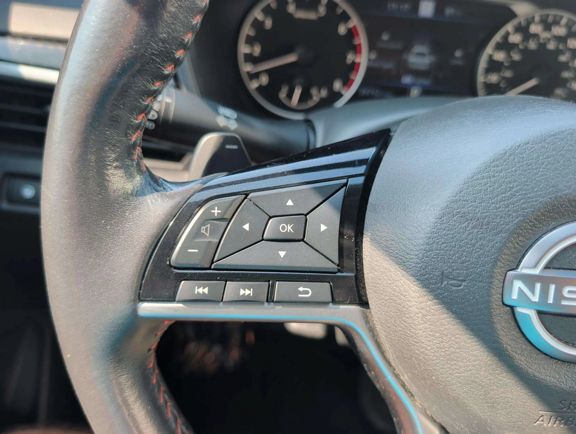 Used 2023 Nissan Altima 2.0 SR FWD image 25