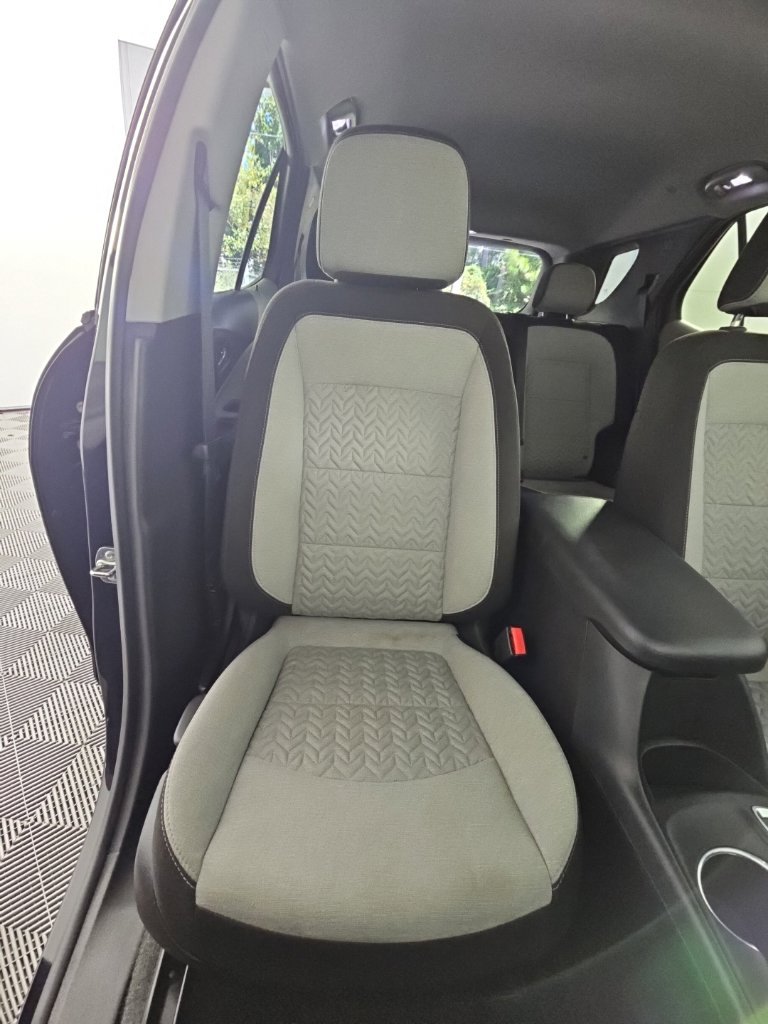 Used 2024 Chevrolet Equinox LS w/ LS Convenience Package FWD image 21