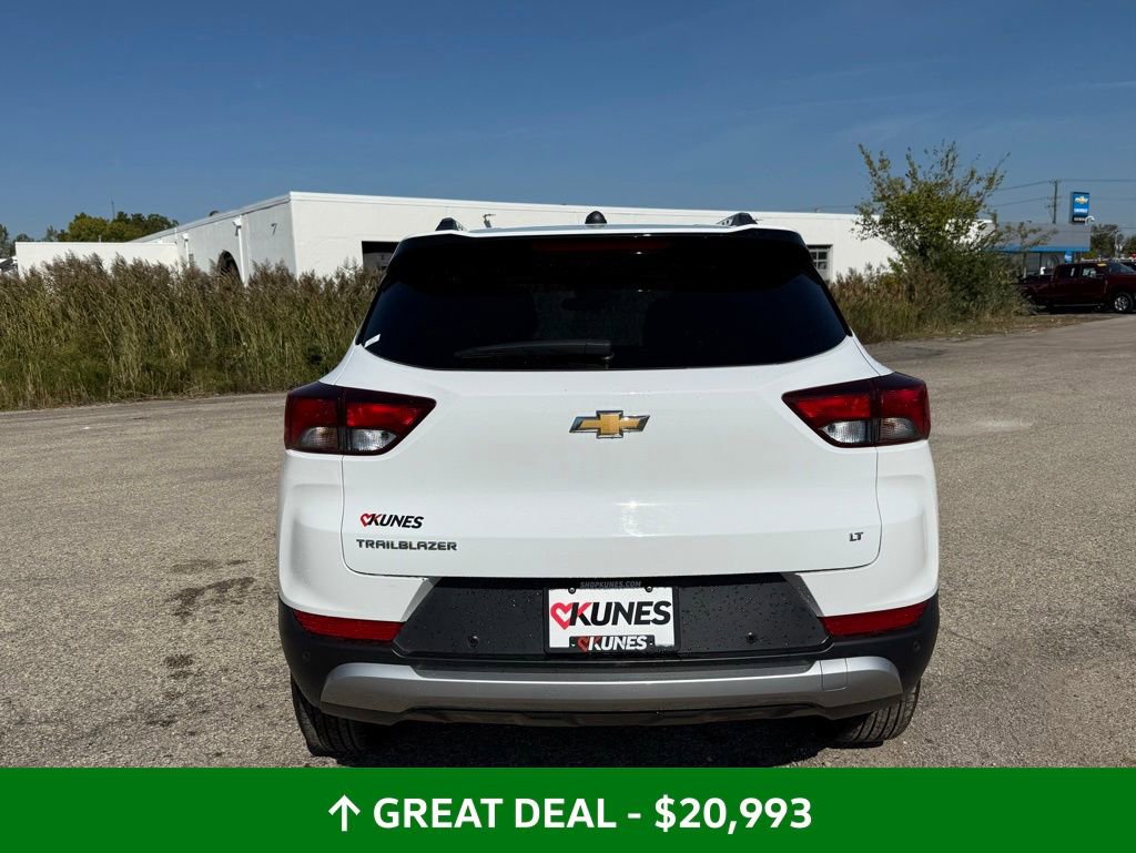 Used 2024 Chevrolet TrailBlazer LT w/ Driver Confidence Package image 8