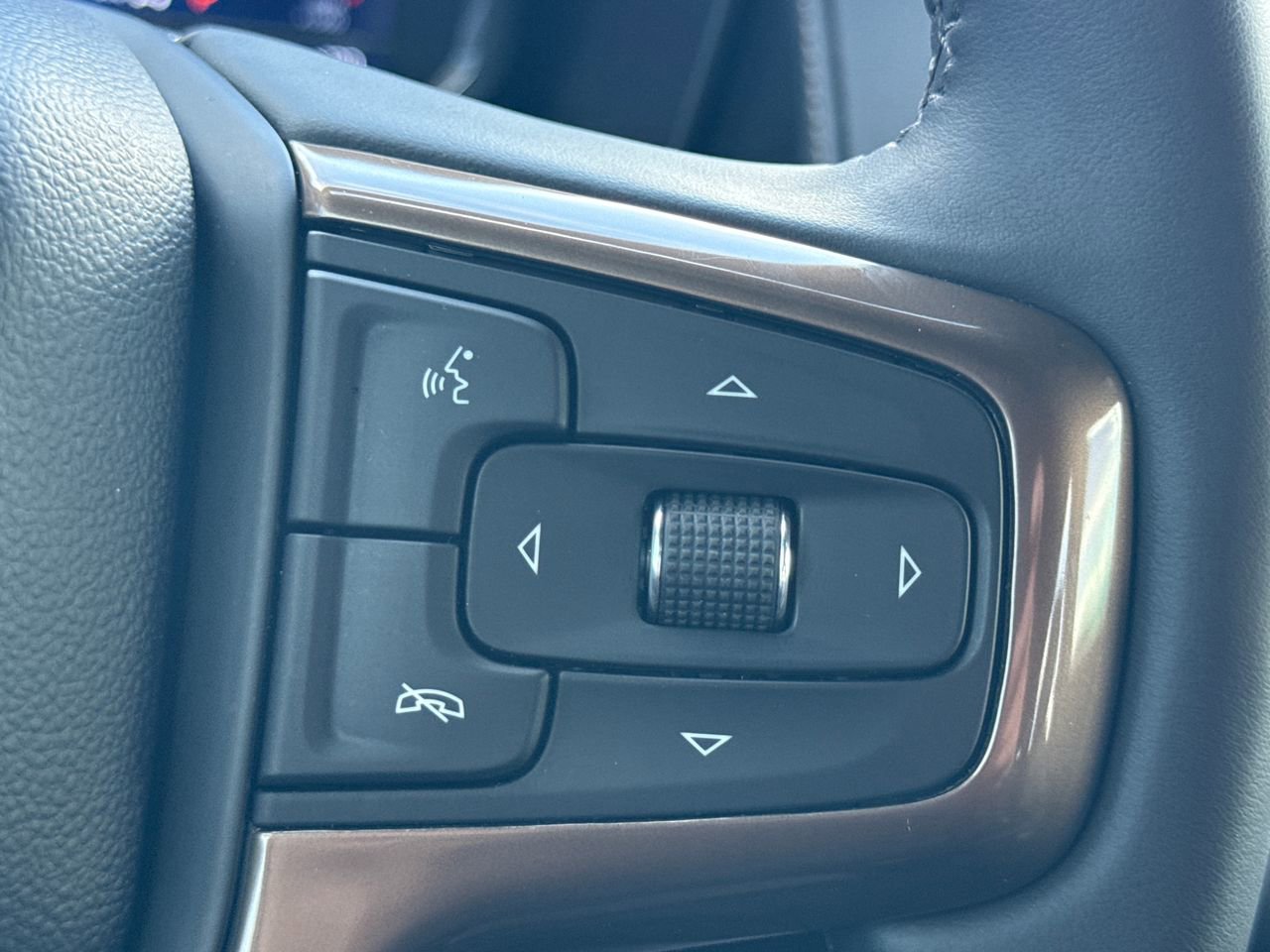 Used 2024 Chevrolet Tahoe High Country AWD/4WD image 31