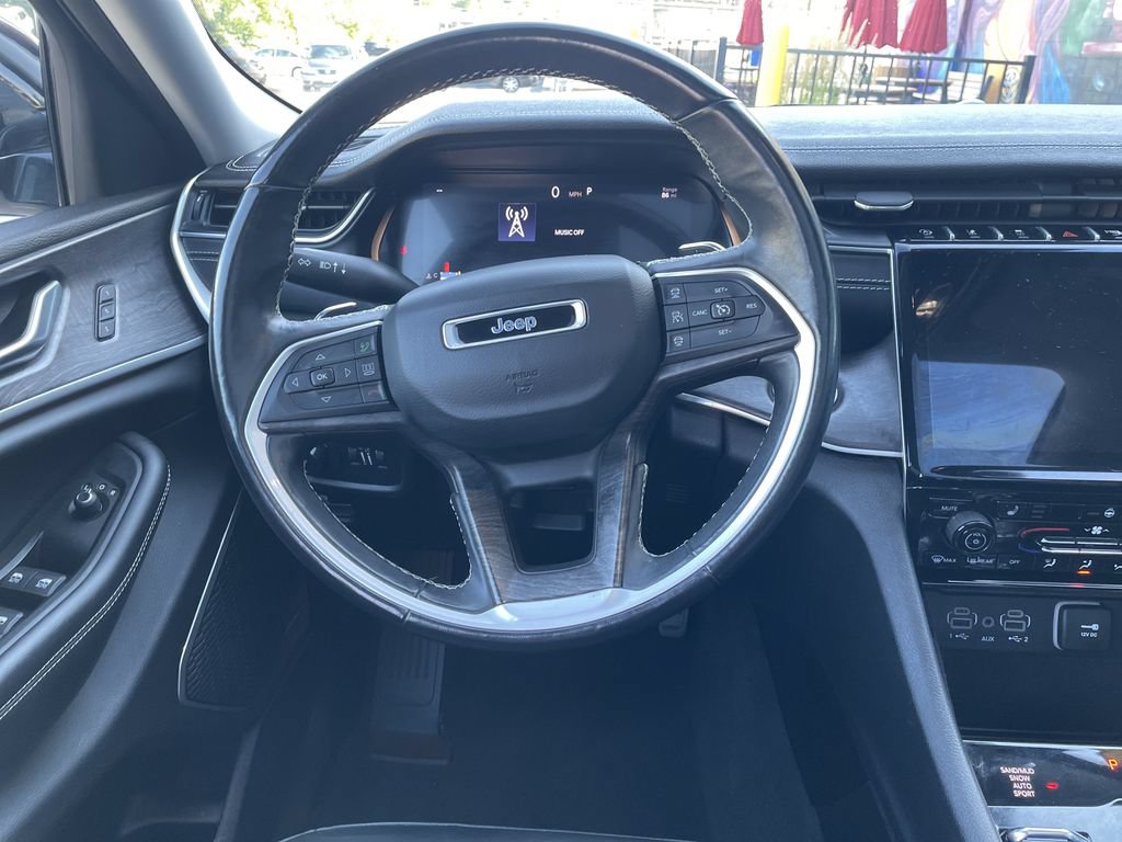 Used 2021 Jeep Grand Cherokee L Limited AWD/4WD image 16