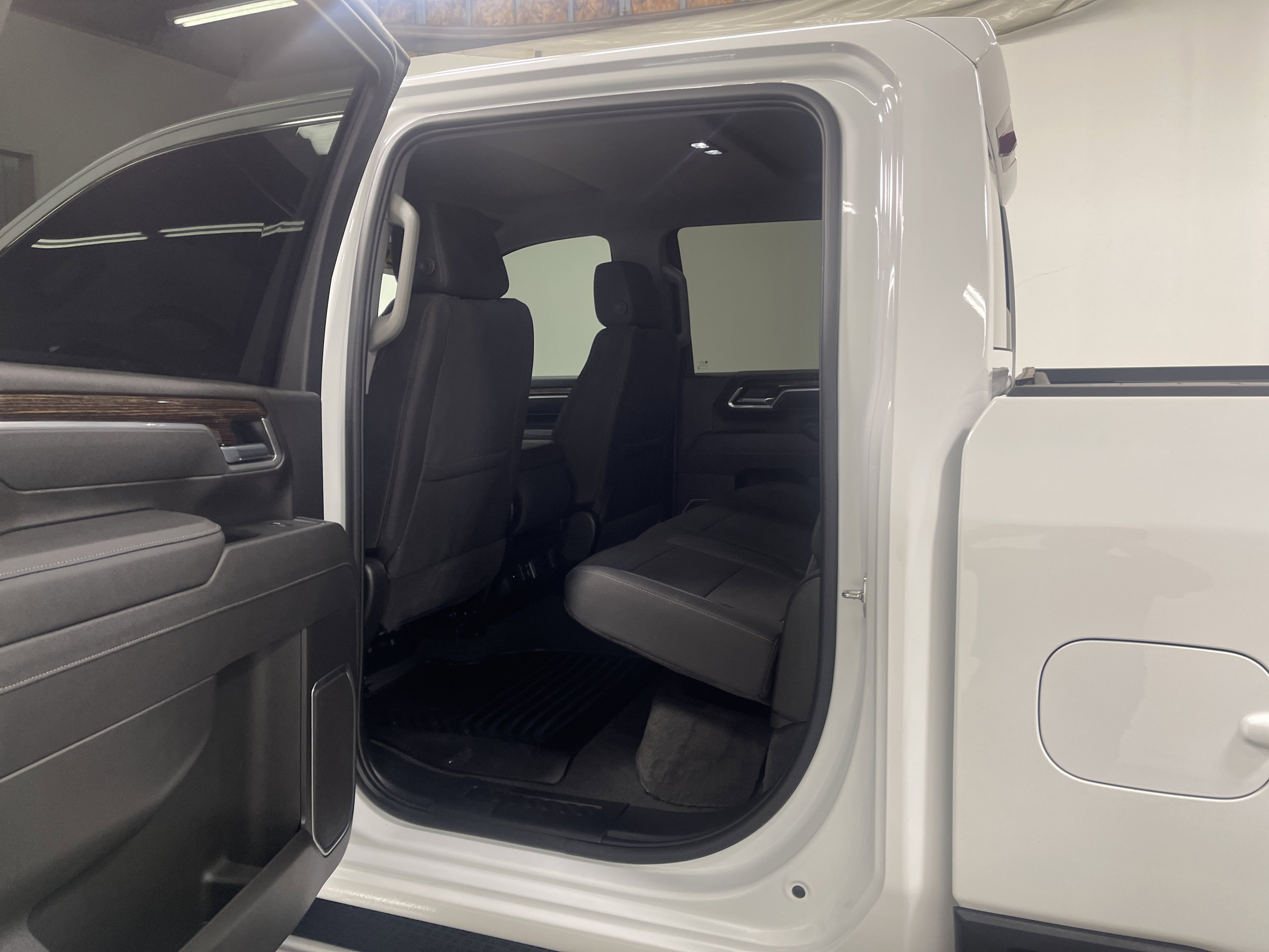 Used 2025 GMC Sierra 2500 SLE w/ SLE Value Package; AWD/4WD image 13