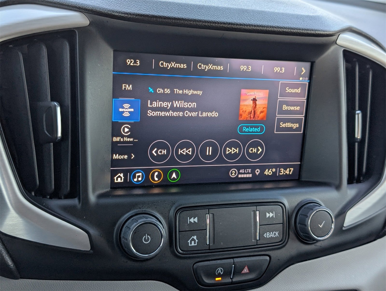 Used 2024 GMC Terrain SLT w/ Infotainment Package II image 21