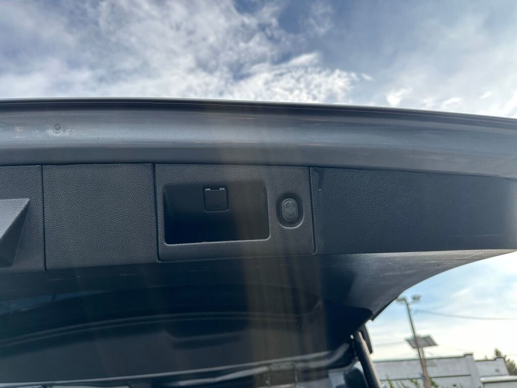 Used 2019 Chevrolet Tahoe LT image 36