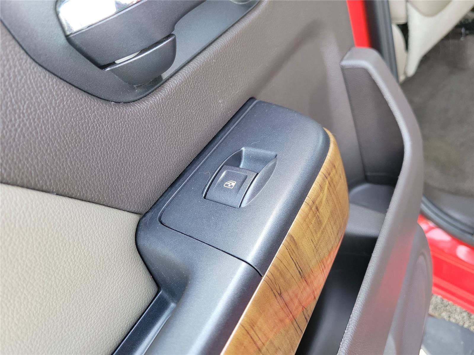 Used 2015 GMC Sierra 2500 SLT w/ Duramax Plus Package image 14