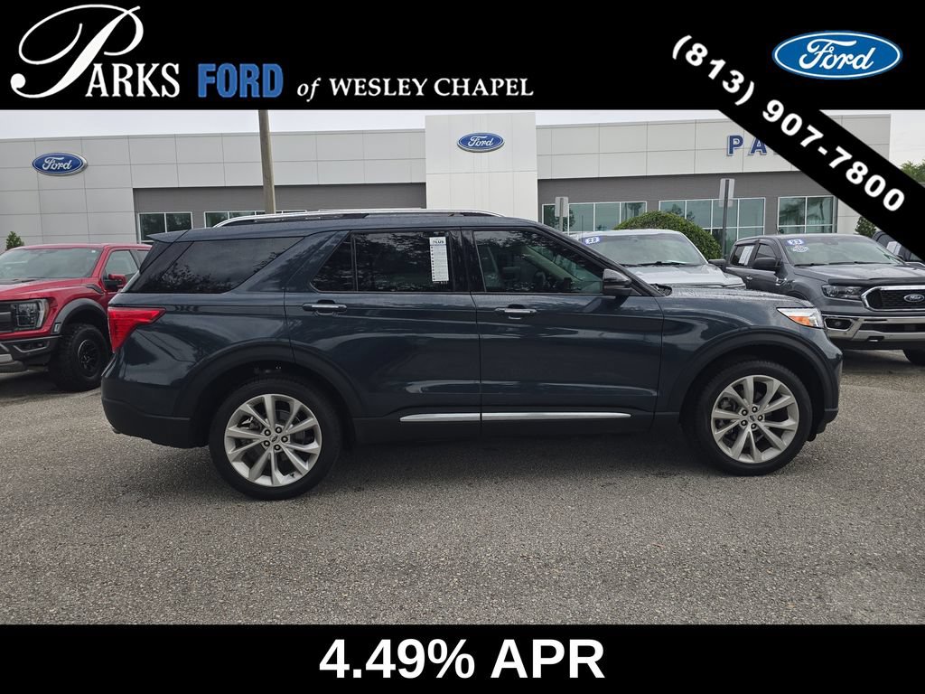 Certified 2024 Ford Explorer Platinum w/ Technology Package AWD/4WD image 3
