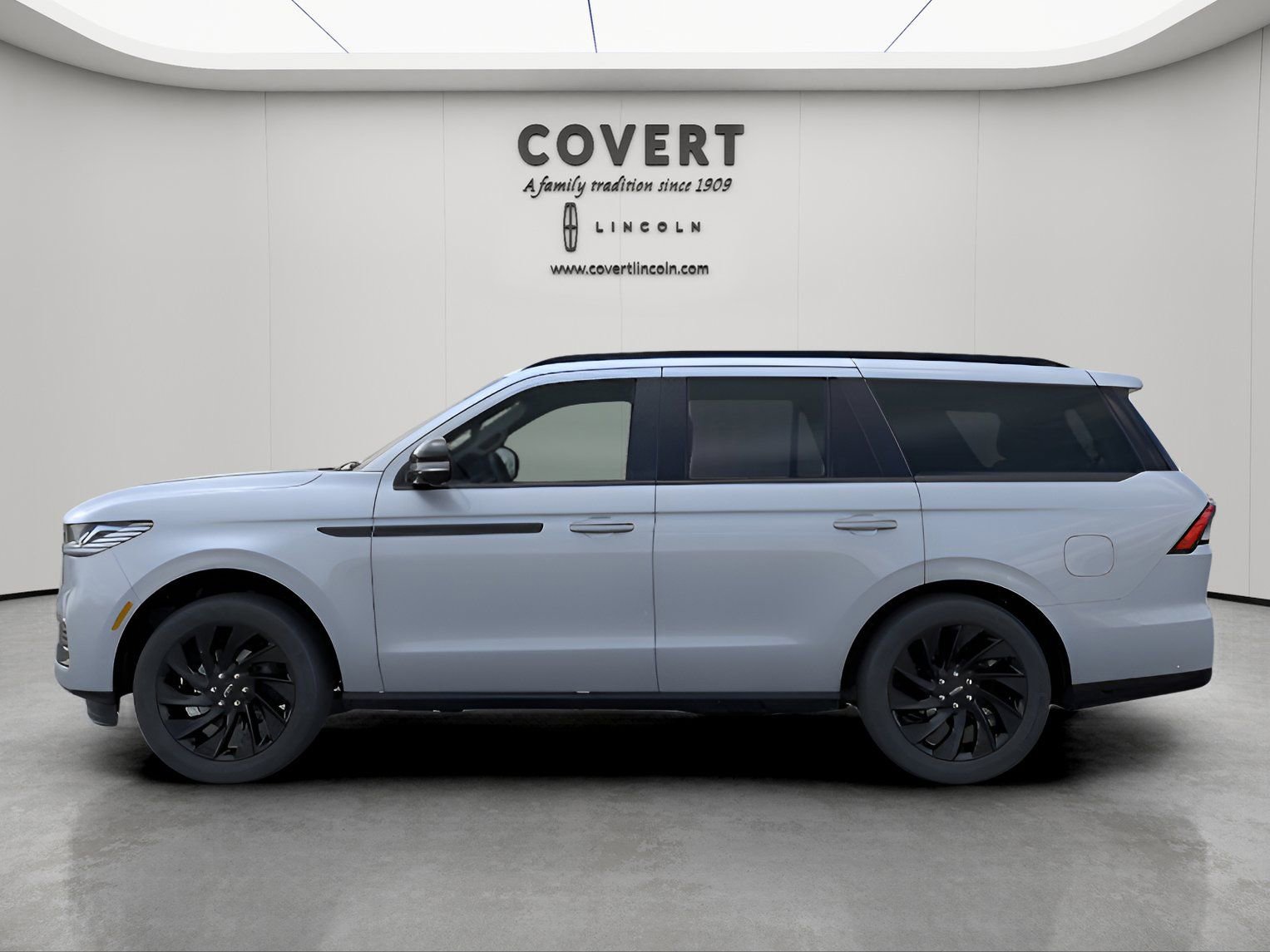 New 2025 Lincoln Navigator Reserve w/ Jet Appearance Package image 3