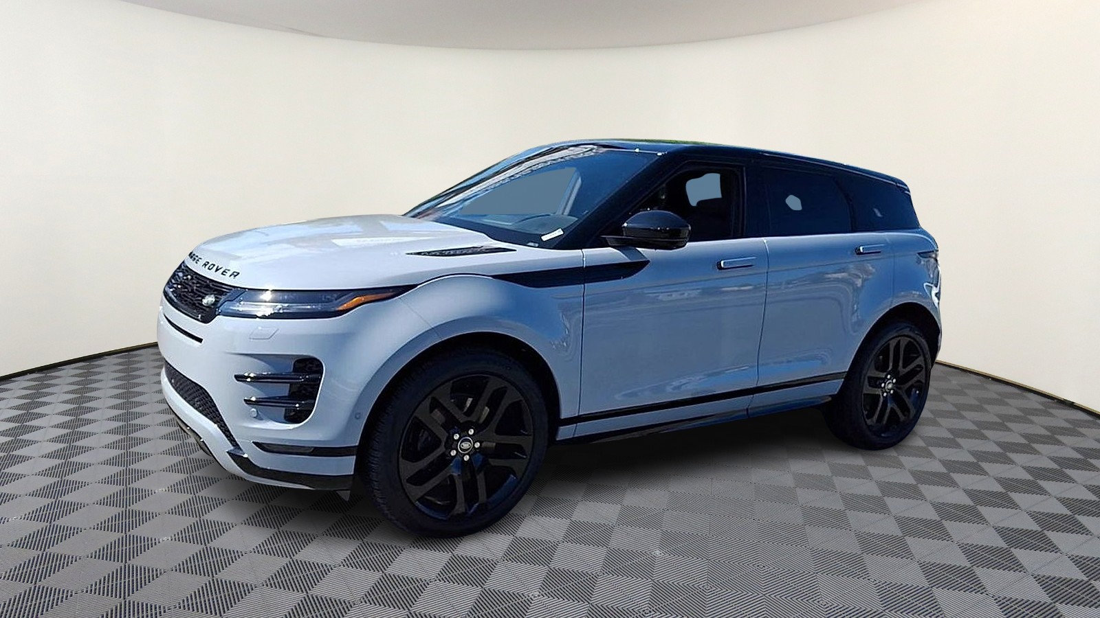 Certified 2026 Land Rover Range Rover Evoque Dynamic SE AWD/4WD image 4