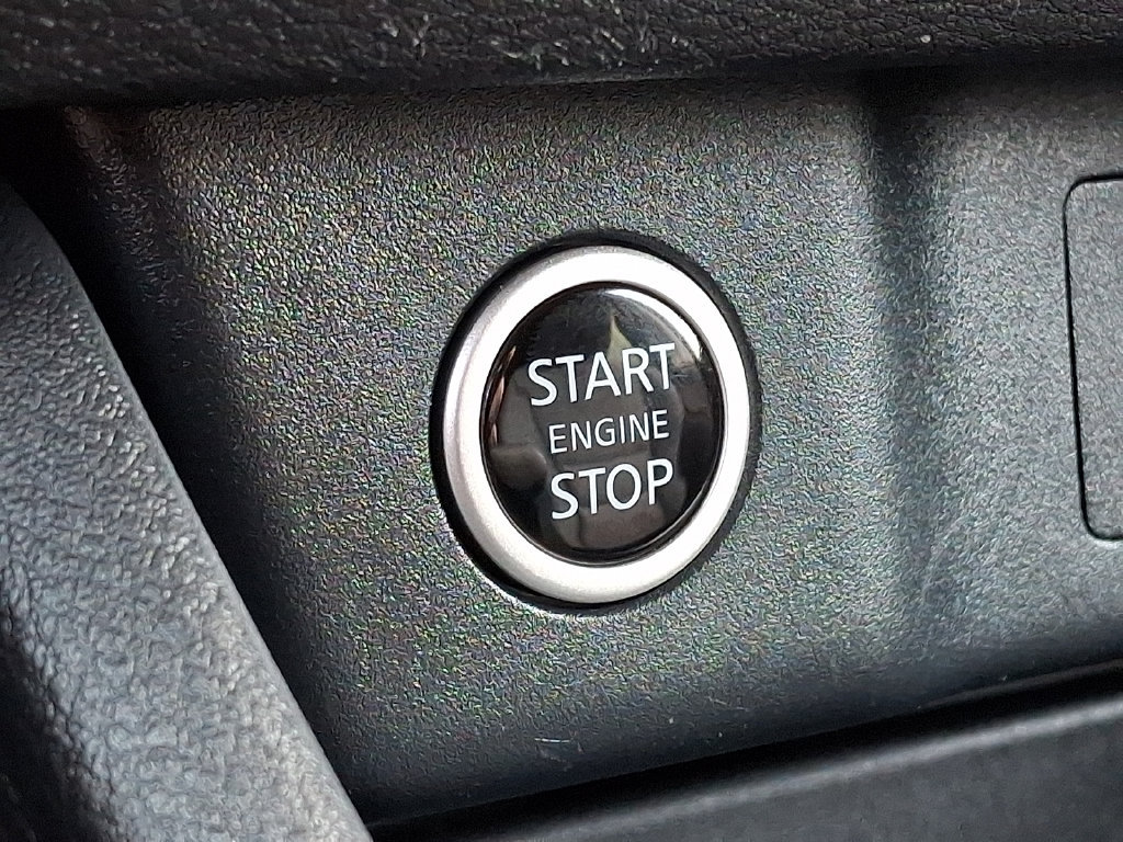 Used 2023 Nissan Rogue SV AWD/4WD image 23