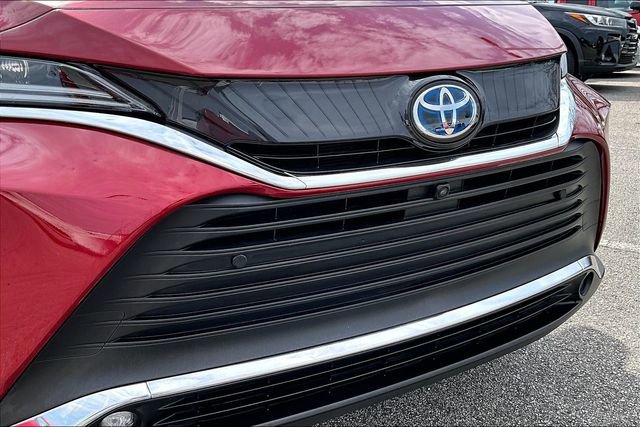 Used 2024 Toyota Venza Limited image 27