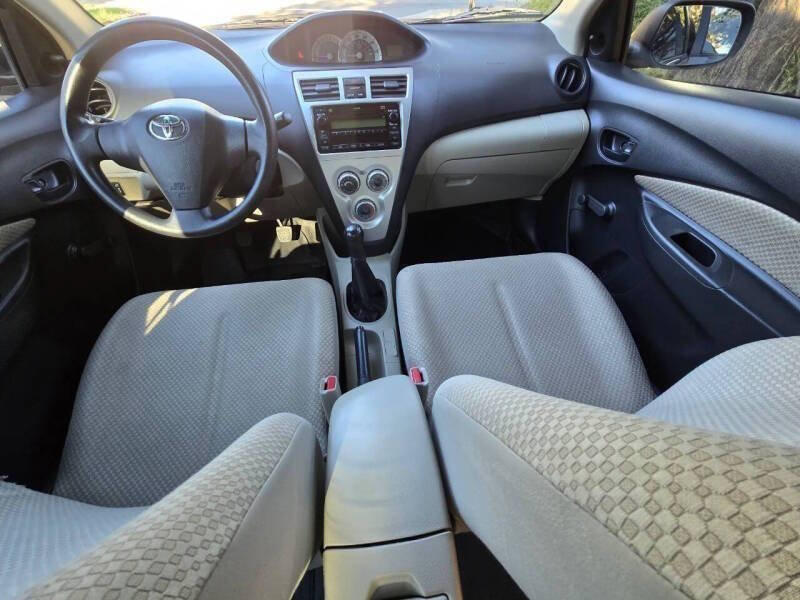 Used 2007 Toyota Yaris Sedan w/ Convenience Pkg FWD image 18