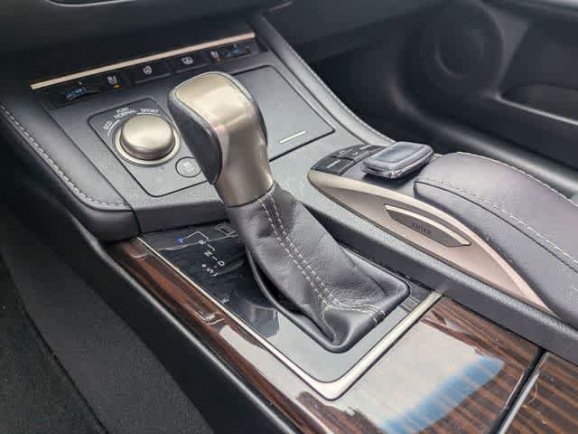 Used 2016 Lexus ES 350 w/ Luxury Package w/Wood Trim FWD image 31