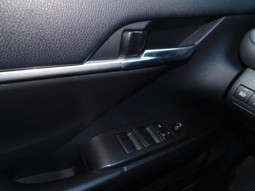 Used 2023 Toyota Camry SE FWD image 22
