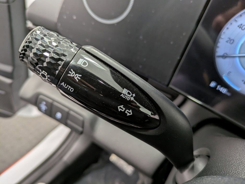 Used 2025 Hyundai Elantra N Base image 18