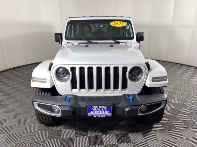Used 2023 Jeep Wrangler Unlimited Sahara AWD/4WD image 11