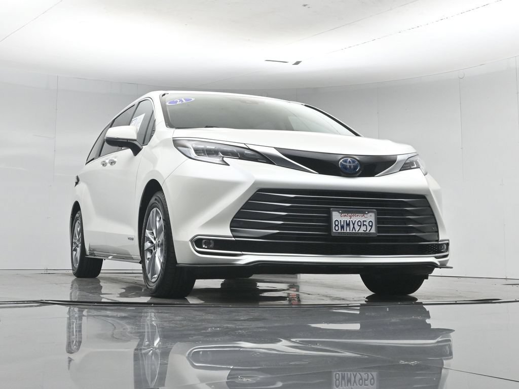 Used 2021 Toyota Sienna Limited FWD image 50