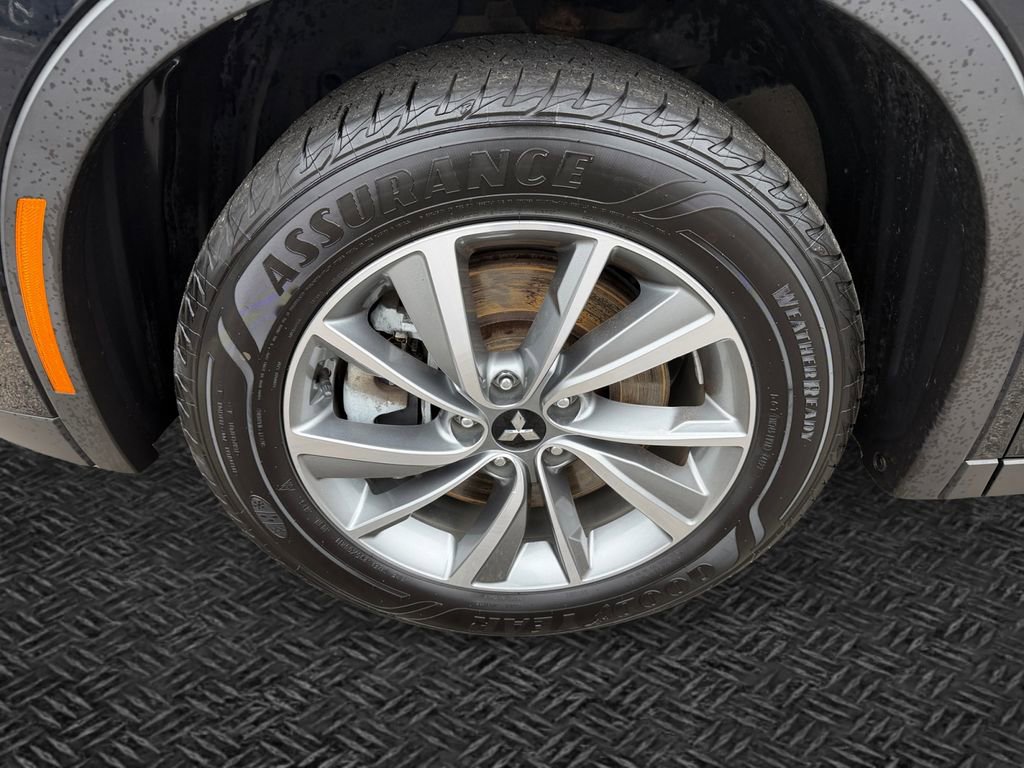 Used 2022 Mitsubishi Outlander SE image 11