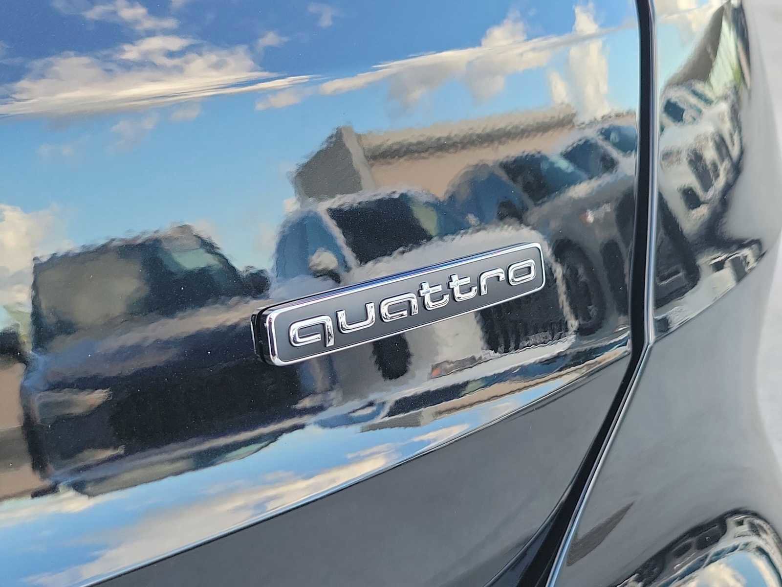 New 2025 Audi Q3 2.0T Premium image 11