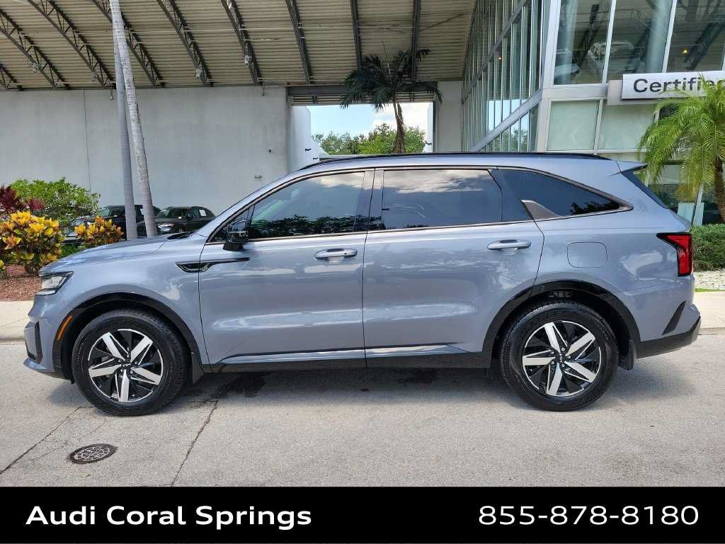 Used 2023 Kia Sorento S w/ Panoramic Sunroof Package FWD image 11