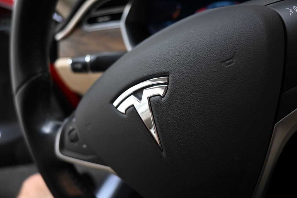 Used 2017 Tesla Model S 90D image 25