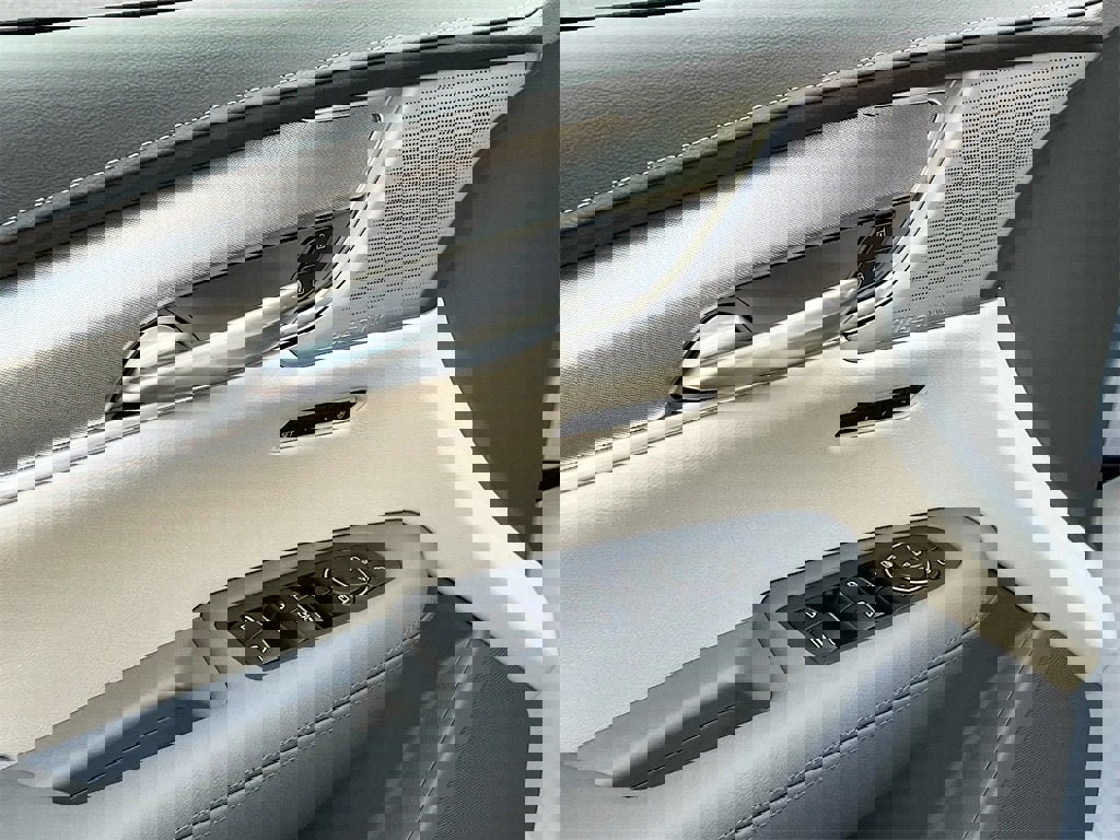 New 2026 Cadillac XT5 Premium Luxury w/ Driver Assist Package image 17